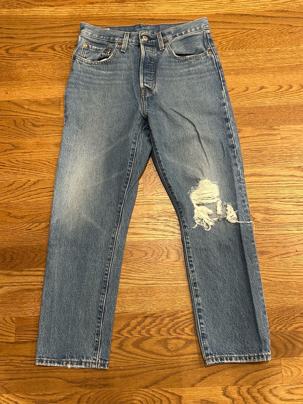 LEVI’S PREMIUM 501 ORIGINAL CROP JEANS SIZE 26 ATHENS SLIDE DISTRESSED